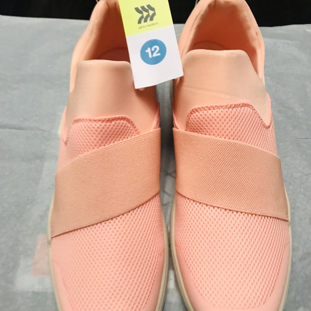 ALL IN MOTION WOMEN  SLIP-ON SNEAKERS. STYLISH DESIGN FOR COMFORT. NEW, SIZE 12